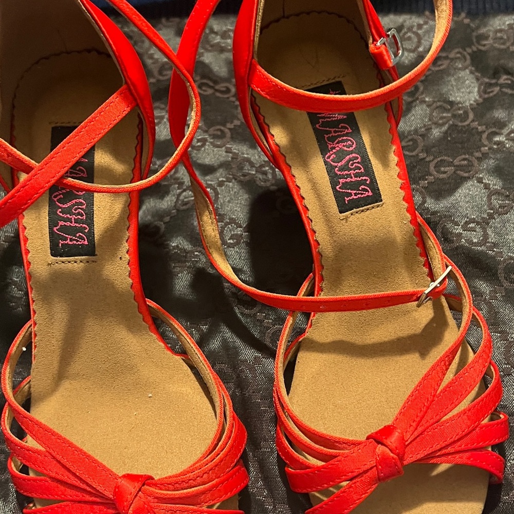 Red Ballroom/Salsa Dancing Shoes 👠
Brand New heels 7,5 Cm 3 Inches - Picture 4 of 9